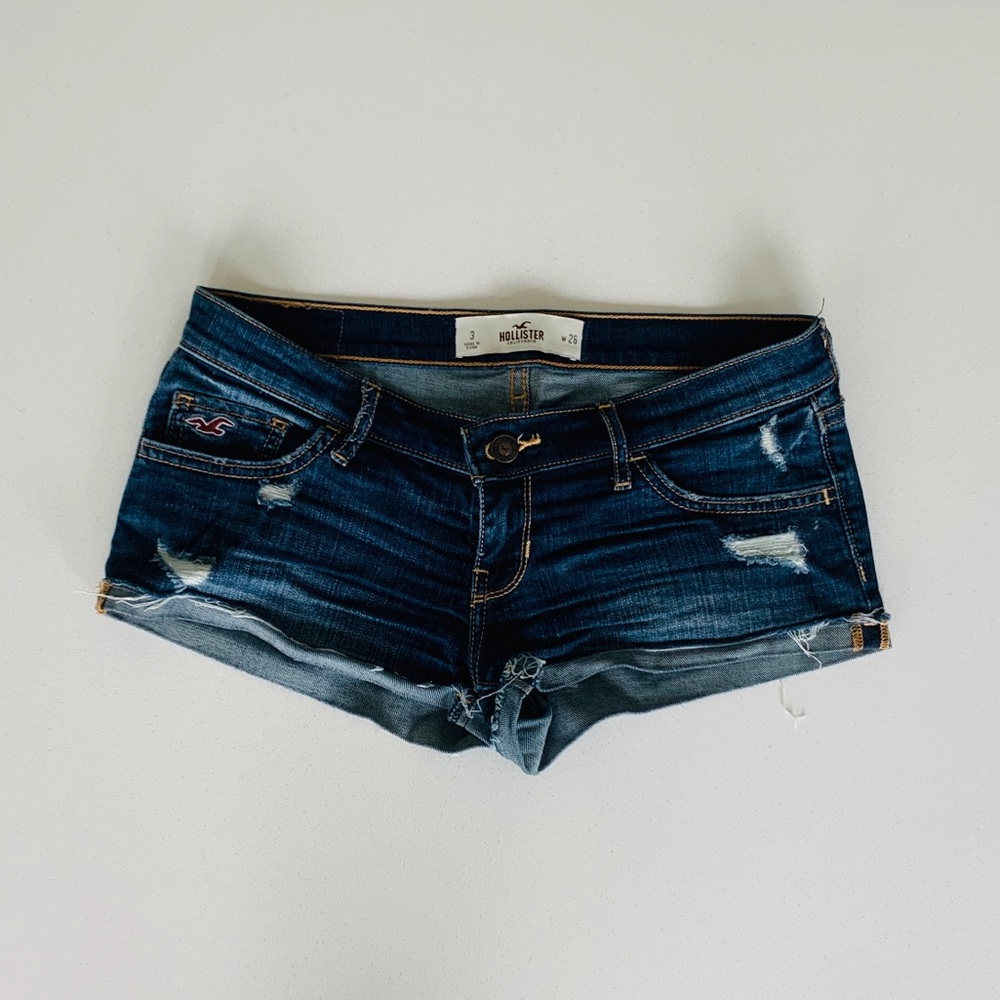 Hollister Distressed Denim Shorts Size 3 Like New